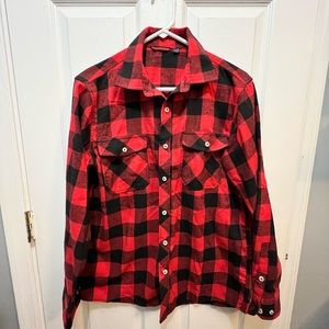 Men’s checkered red and black flannel top medium